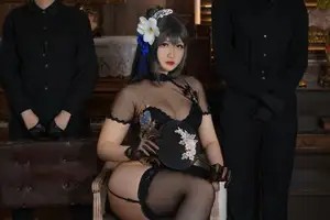 Coser Zyra Enigmatic Louis IX Qipao Cosplay: A Dramatic Portrayal (26P) - image 2