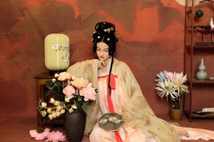 Elegant Traditional Chinese Hanfu Portrait Series: Featuring Model Shan Shan in YiTuYu Art Language Vol.9355 - image 9