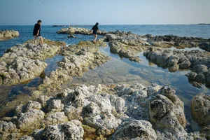Unveiling Ganh Da Do: The Hidden Red Rock Gem of Quang Ngai for Adventurous Travelers - image 3