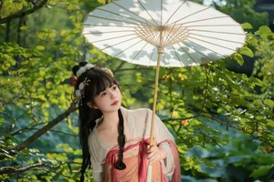 Capturing Elegance: YiTuYu Art Language Vol.10449 Featuring Zhi Zhi’s Artistic Portrait Gallery - image 2