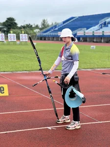 Vietnam's 'Hot Girl Archer' at Olympic Paris 2024: Stunning Everyday Style and Athletic Grace - image 2
