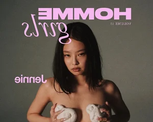 Jennie Kim's Bold Fashion Choices: Navigating Controversy and Setting Global Style Trends - image 5