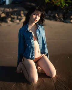 Redefining Beauty: Famous Blogger Debuts a Bold and Sensual New Look - image 2