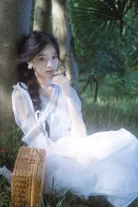 Stunning Portrait Photography: YiTuYu Art Language Vol.4639 Featuring Lu Rou Chi Bu Bao - image 1