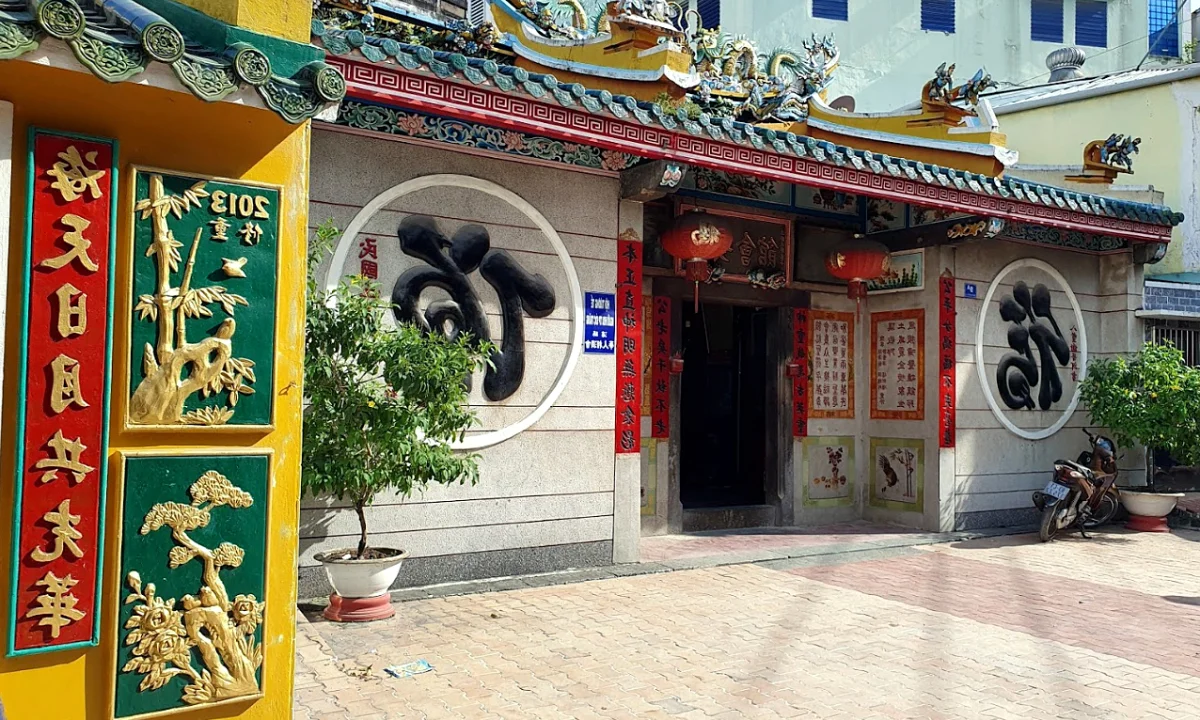 5 Stunning Chinese Temples in Ho Chi Minh City to Visit This Spring