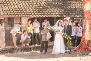 Stunning Ninh Binh Wedding Photography: A Creative Couple's Viral Photo Shoot in Vietnam - image 2