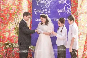 Stunning Ninh Binh Wedding Photography: A Creative Couple's Viral Photo Shoot in Vietnam - image 4