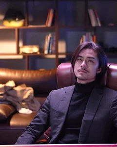 The Evolution of Doãn Chí Kiên: From Phương Thanh’s 'Art Boyfriend' to Modern Style Icon - image 4