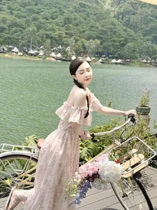 Celebrity Style Gallery: Minh Ha and Quynh Nga Showcase Elegance and Ethereal Beauty - image 0