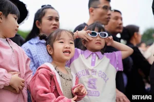 Experience the Majestic Trang An Festival: A Thousand-Year Heritage in Vietnam - image 2