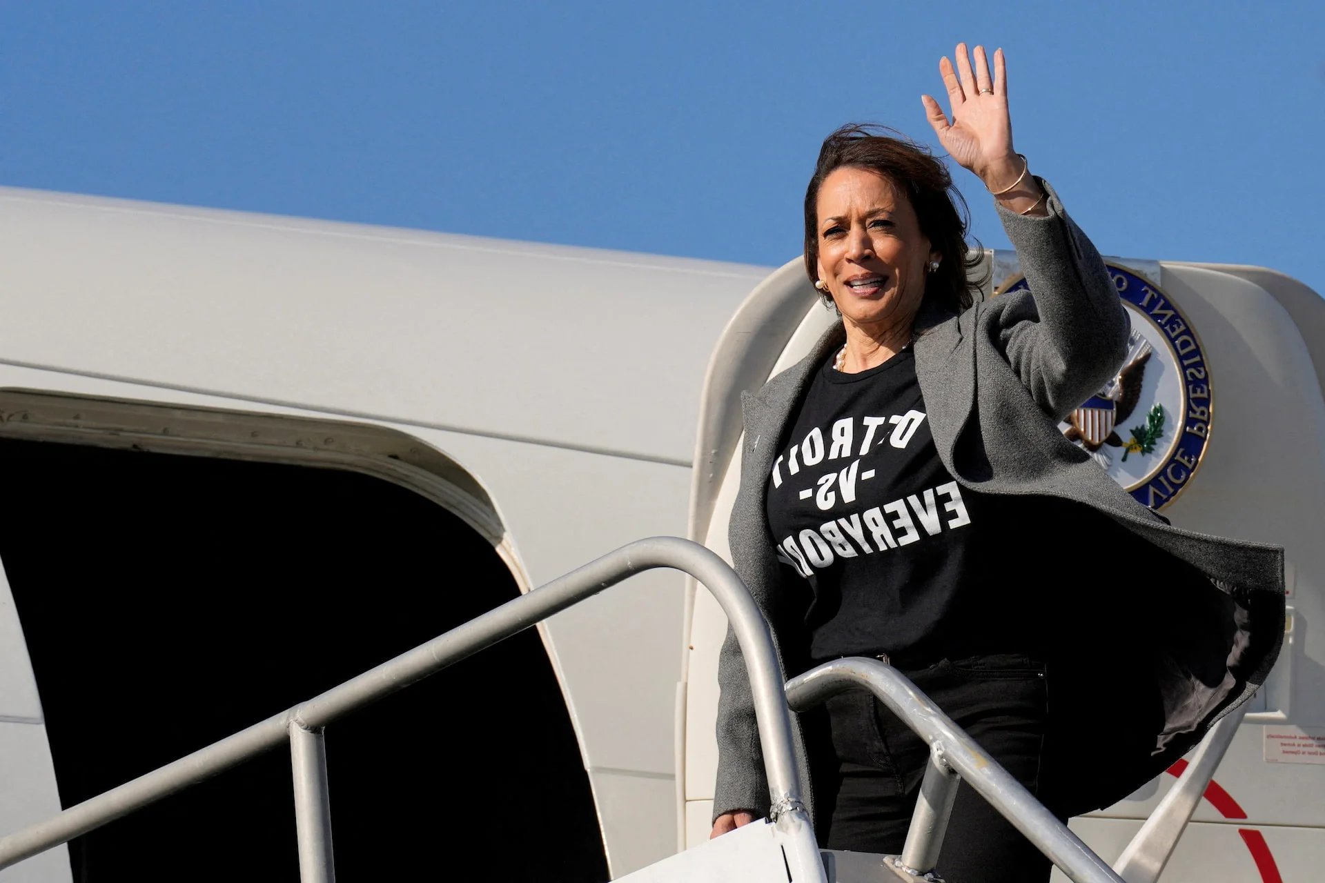 Capturing the Intensity: Memorable Moments from Trump and Harris on the Campaign Trail