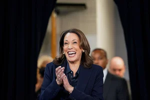 Capturing the Intensity: Memorable Moments from Trump and Harris on the Campaign Trail - image 10