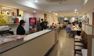 Experience the Ultimate Luxury: Trying the Famous $25 Lobster Pho in Ho Chi Minh City - image 3