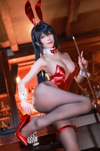 Captivating Shui Miao Aqua as Taihou Bunny in Azur Lane Cosplay Showcase - image 14