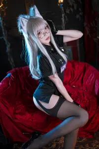 Coser Kurotia Kuro NURSE: Mysterious Black Nurse Cosplay with Seductive Black Silk Stockings - image 10