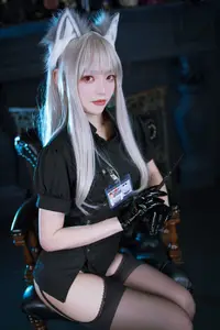 Coser Kurotia Kuro NURSE: Mysterious Black Nurse Cosplay with Seductive Black Silk Stockings - image 7