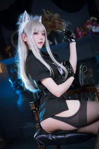 Coser Kurotia Kuro NURSE: Mysterious Black Nurse Cosplay with Seductive Black Silk Stockings - image 18