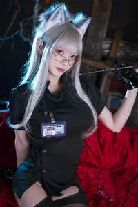 Coser Kurotia Kuro NURSE: Mysterious Black Nurse Cosplay with Seductive Black Silk Stockings - image 11