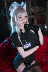 Coser Kurotia Kuro NURSE: Mysterious Black Nurse Cosplay with Seductive Black Silk Stockings - image 14