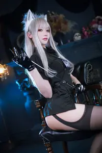 Coser Kurotia Kuro NURSE: Mysterious Black Nurse Cosplay with Seductive Black Silk Stockings - image 15