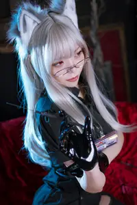 Coser Kurotia Kuro NURSE: Mysterious Black Nurse Cosplay with Seductive Black Silk Stockings - image 5
