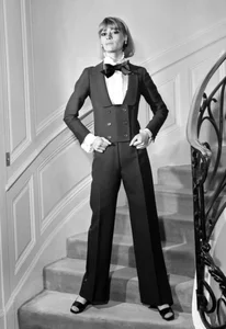 Revolutionary Fashion Trends: Iconic Styles That Redefined the Global Fashion Industry Throughout History - image 1