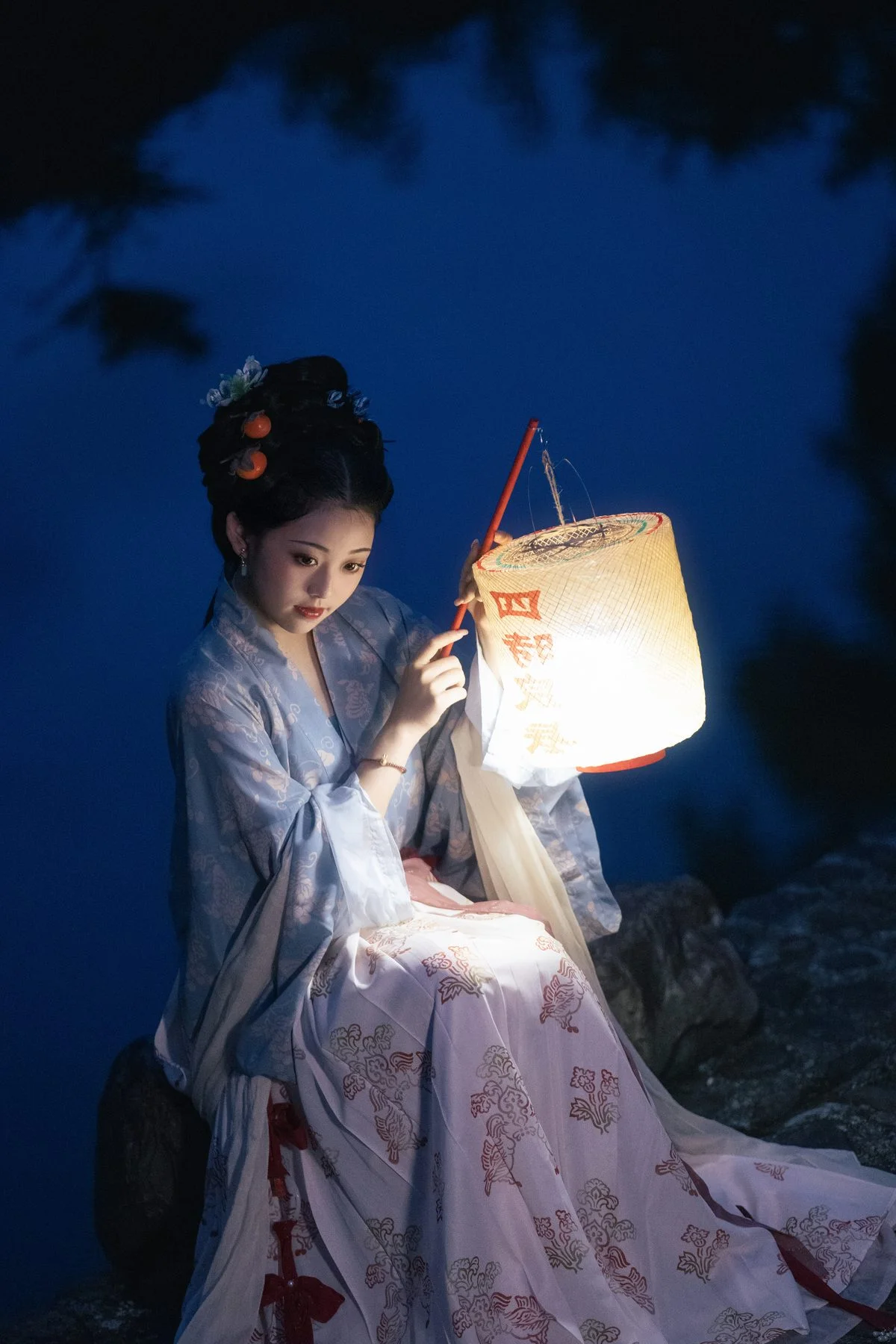 Gallery Spotlight: Art Language Vol.5728 Jin Zou Ba Artistic Visuals