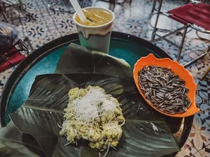 Discover the Flavors of Hanoi: Must-Try Autumn Specialties for Travelers - image 3