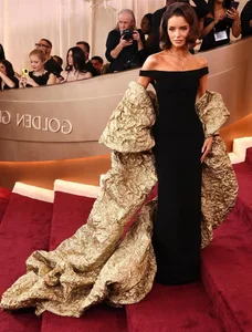 Golden Globe 2026 Red Carpet: Top A-List Fashion Trends and Highlights - image 1