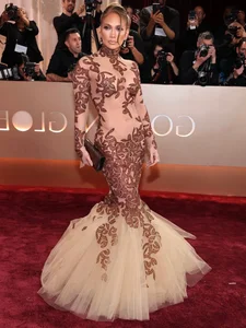 Golden Globe 2026 Red Carpet: Top A-List Fashion Trends and Highlights - image 5