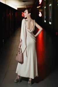 Ho Ngoc Ha and Thuy Tien Lead the Stunning Backless Fashion Trend - image 1