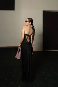 Ho Ngoc Ha and Thuy Tien Lead the Stunning Backless Fashion Trend - image 9