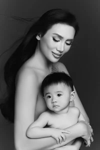 Vietnamese Celebrities H'Hen Nie, Ngoc Khue, and MC Mai Phuong Share Heartwarming Maternity and Pregnancy Moments - image 6