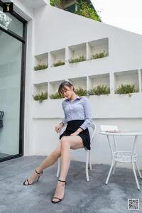 Qiu Qiu in IESS Series: Relaxing Office Lady Courtyard Photography - image 59
