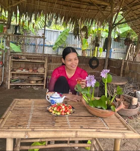 Stunning Transformation: 50-Year-Old Mother Goes Viral with Incredible Makeover Video - image 0