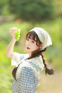 YiTuYu Art Language Vol.5854: Guan Ning Showcases Sophisticated Modern Aesthetics - image 8