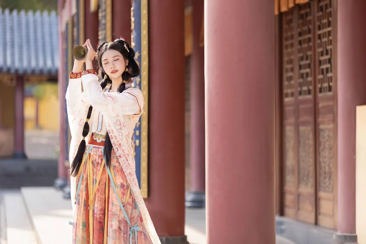 The Intersection of Fashion and Art: YiTuYu Art Language Vol.5921 Lsababe Collection