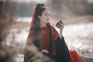 YiTuYu Art Language Vol.6510 Featuring A Chu: A Celebration of Contemporary Portrait Art - image 17