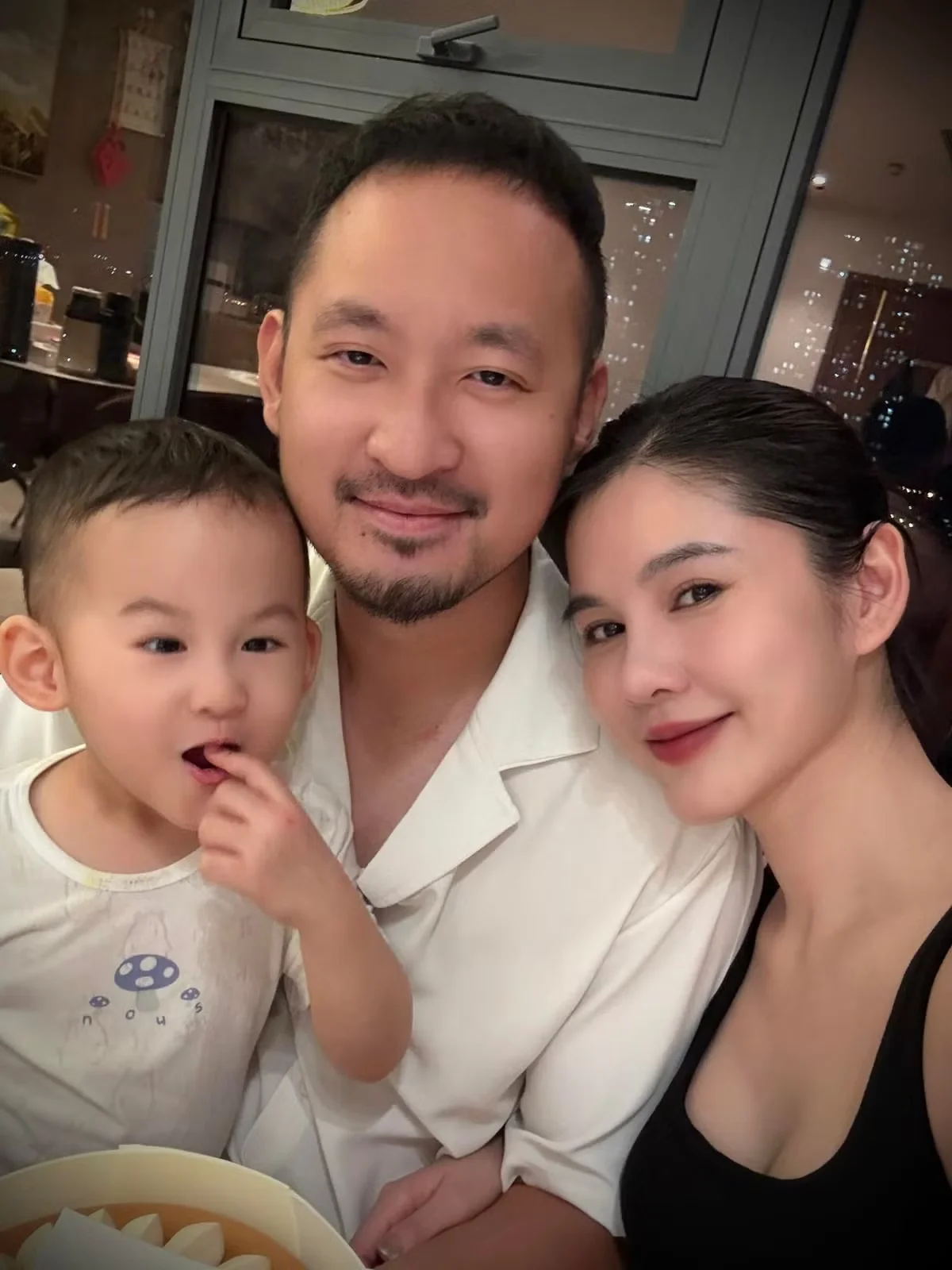 Timeless Elegance: Actress Vu Thu Hoai’s Secrets to Youthful Beauty at 36