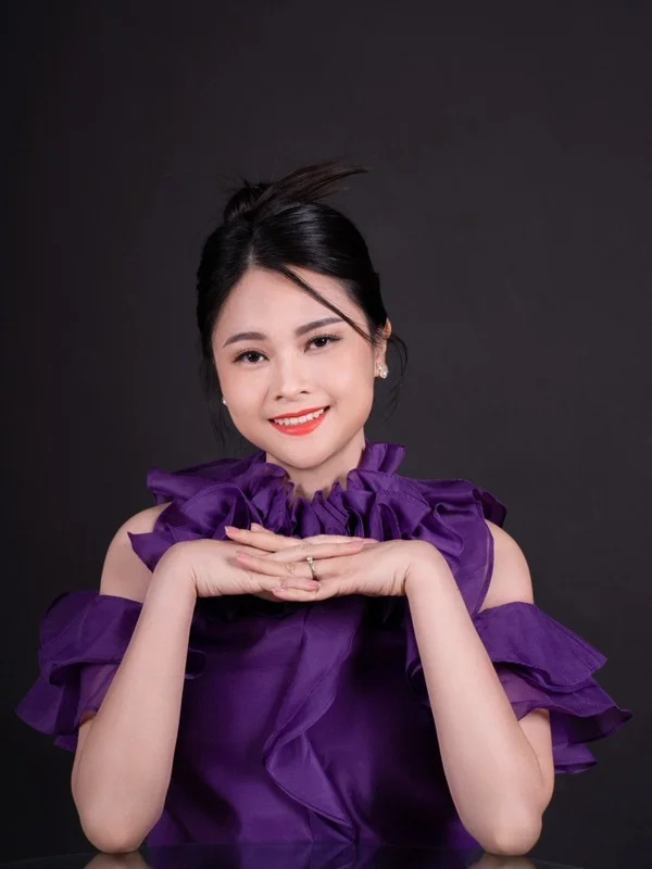 VTV Financial News Editor Gains Attention for Youthful Ageless Beauty