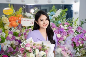 VTV Financial News Editor Gains Attention for Youthful Ageless Beauty - image 2