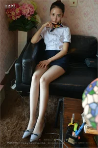IESS Si Zu Bian Dang 135: New Model Momo in Gray Stockings and Flat Shoes Office Lady Style - image 10