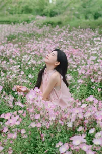 Artistic Evening Portrait Series: Model Ya Ya in YiTuYu Art Language Vol.9081 – Elegant Photography Amidst Evening Primroses - image 10