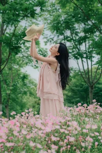 Artistic Evening Portrait Series: Model Ya Ya in YiTuYu Art Language Vol.9081 – Elegant Photography Amidst Evening Primroses - image 23