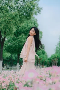 Artistic Evening Portrait Series: Model Ya Ya in YiTuYu Art Language Vol.9081 – Elegant Photography Amidst Evening Primroses - image 18