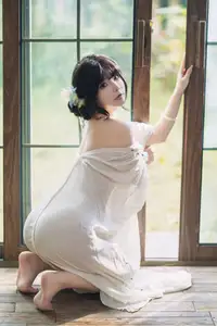 Coser yuuhui - Spring Song Part01: Ethereal Beauty by the Window, Awakening the Senses. - image 10
