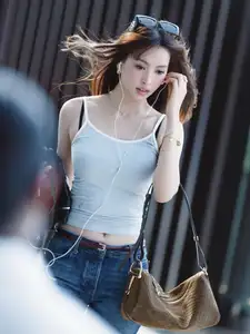 Miss Tieu Vy: Vietnamese Beauty Dominates 'Tram Ty' Trend, Stunning Visuals Go Viral! - image 6