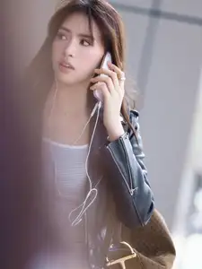 Miss Tieu Vy: Vietnamese Beauty Dominates 'Tram Ty' Trend, Stunning Visuals Go Viral! - image 2