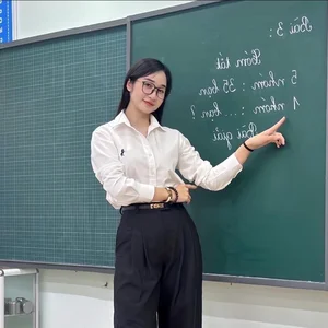 Viral Primary School Teacher Captivates the Internet with Grace and Beauty - image 9