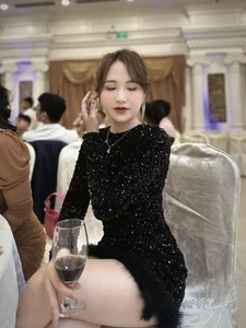 Postpartum Fitness Secrets: How Thanh Lam Maintains a Youthful Figure and Radiant Health After Two Kids - image 10